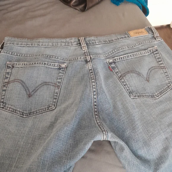 Levis Light Blue Denim Capri Jeans Size 14 - Picture 3 of 5